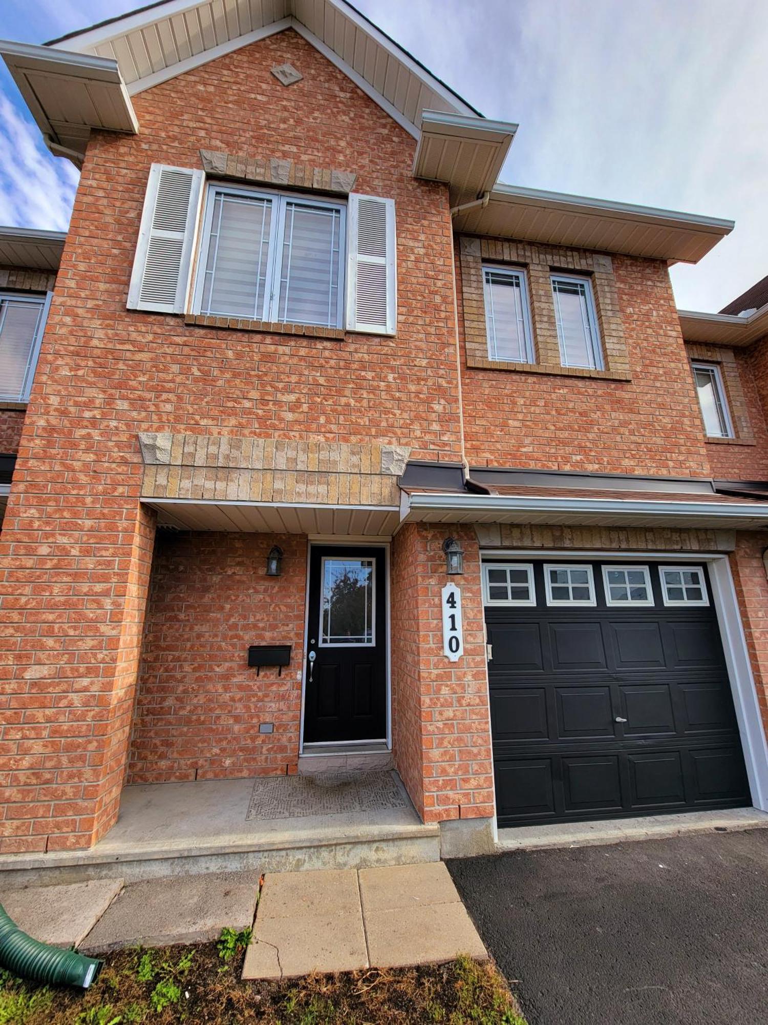 Cozy 3 Bedroom Town House 20 Min From Ottawa Down Town And Airport מראה חיצוני תמונה